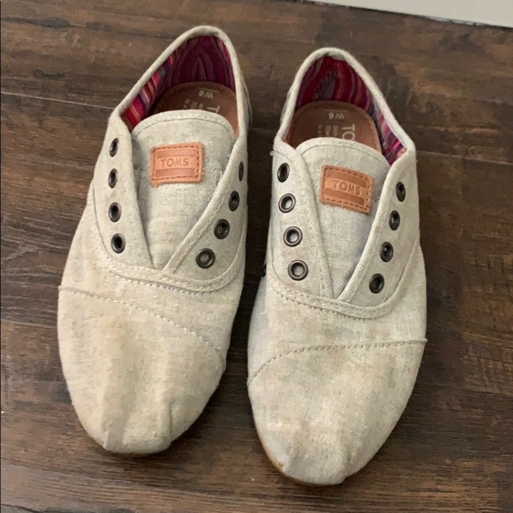 Toms